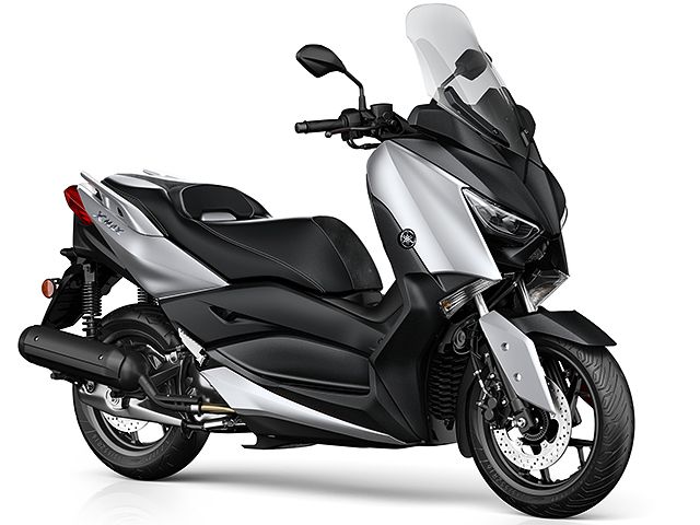 2020年 XMAX 125 Blazing Grey（カタログメイン）