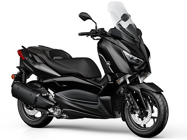 2019年 XMAX 300 IRON MAX MAT DARK GRAY METALLIC 8（カタログメイン）
