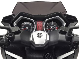 2015年 XMAX 400 MOMO DESIGN