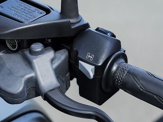 2021年 TRICITY 300 ABS（スタンディングアシストスイッチ）