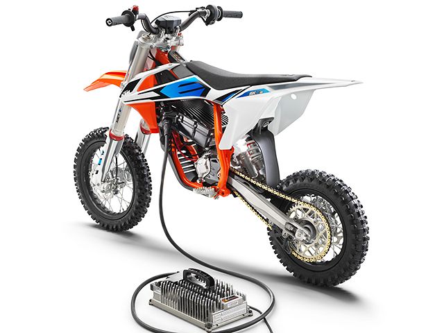 ケーティーエム（KTM） SX-E5の型式・スペックならバイクブロス