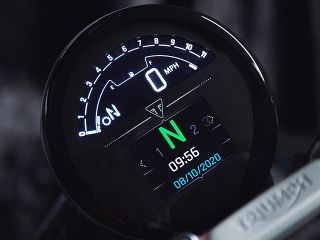 2021年 TRIDENT 660（メーター表示イメージ）