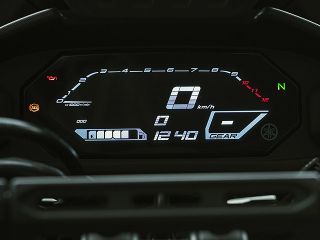2021年 TRACER 7（メーター表示イメージ）