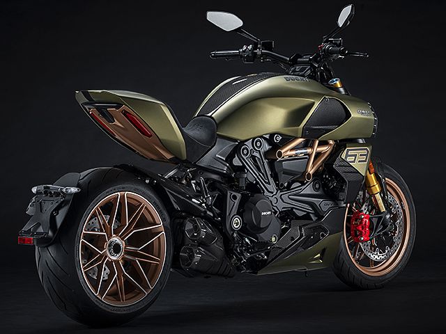 トップディールズ ドゥカティの新型「Diavel1260S」を詳解！「The Other Side of