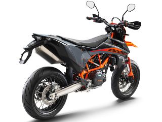 2021年 690 SMC R（リアビュー）