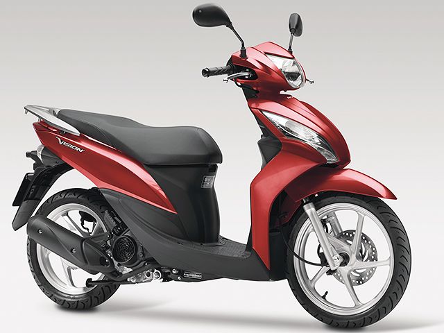 2014年 VISION110 Pearl Siena Red（カタログメイン）