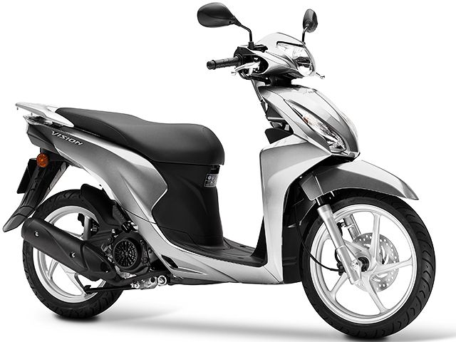 2017年 VISION110 Moondust Silver Metallic（カタログメイン）