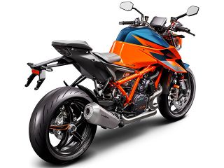 2021年 1290 SUPER DUKE R（リアビュー）