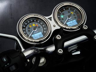 2021年 Bonneville T100（メーター表示イメージ）
