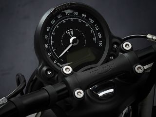2021年 Bonneville Bobber（メーター表示イメージ）