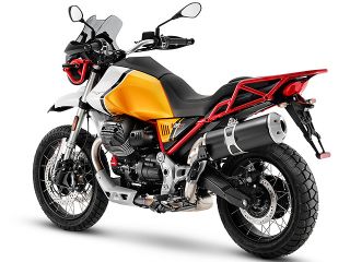 2021年 V85 TT（リアビュー）