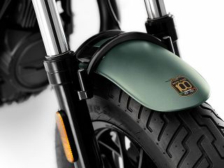 2021年 V9 BOBBER Centennario（フロントフェンダー）