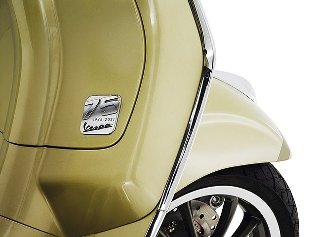 vespa ベスパ primavera 75th 限定オプション リアバッグ vespa ベスパ primavera 75th 限定オプション リアバッグ - メルカリ