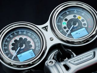 2021年 Speed Twin（メーター表示イメージ）