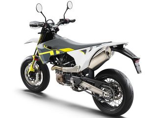 2021年 701 SUPERMOTO