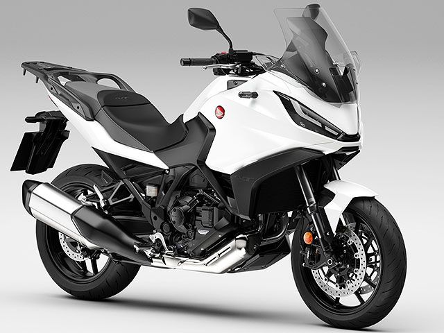 2022年 NT1100 Pearl Glare White※画像はDCTモデル（カタログメイン）