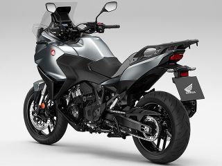 2022年 NT1100 DCT（リアビュー）