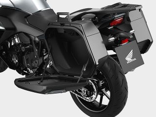 2022年 NT1100 DCT（パニアケース装着イメージ）