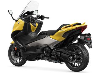 2022年 TMAX560（リアビュー）