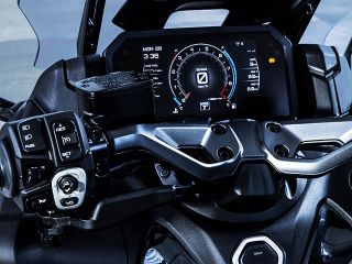 2022年 TMAX560 TECH MAX（メーター表示イメージ）