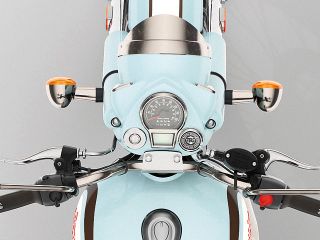 2022年 Classic350 Halcyon（ハンドルまわりイメージ）