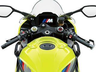 2023年 M1000RR 50Years M（ハンドルまわりイメージ）