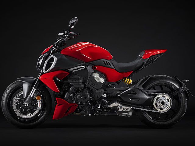 ドゥカティ　ディアベル DUCATI Diavel V4 ライダーハイシート +20mm 96881221AA