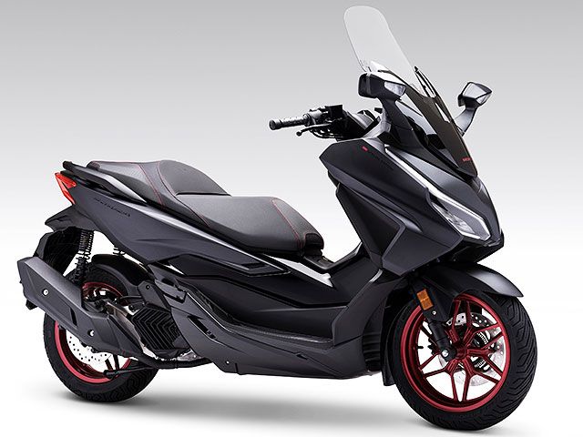 2023年 FORZA125 Special Edition Matte Cynos Grey Metallic(カタログメイン)