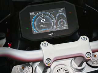 2023年 TURISMOVELOCE 800 R（メーター表示イメージ）