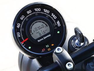 2023年 Hunter350 Dapper（メーター表示イメージ）