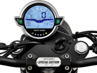 2023年 V7 Stone SPECIAL EDITION（メーター表示イメージ）