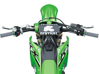 2024年 KX450（ハンドルまわりイメージ）