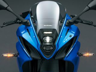 2024年 GSX-8R（ヘッドライトイメージ）