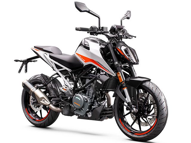 2022年 390 DUKE ホワイト（カタログメイン）