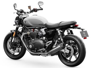 2025年 Speed Twin 1200（リアビュー）