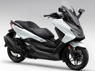 2025年 FORZA350Mat Pearl Cool White