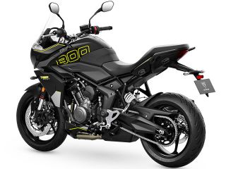 2025年 Tiger Sport 800（リアビュー）