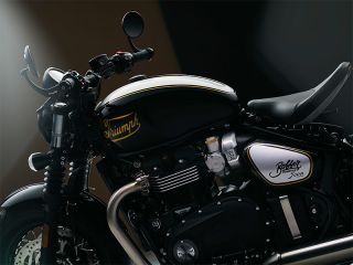 2025年 Bonneville Bobber Icon Edition（筆記体ロゴイメージ）