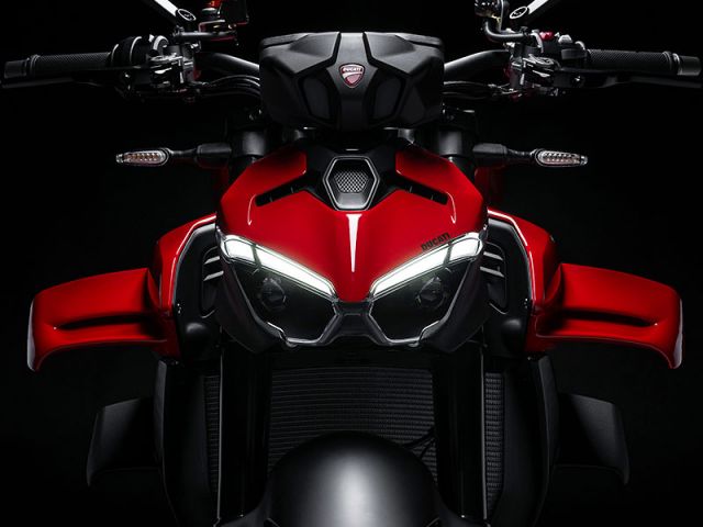 再値下　ストリートファイターV4 風防　ドゥカティ サーキットでも負けない“ストリート”モデル | GQ JAPAN
