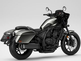 2025年 CMX1100T Rebel（リアビュー）