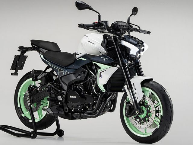 2025年 Tornado Naked Twin500 OMINT GREEN（カタログメイン）