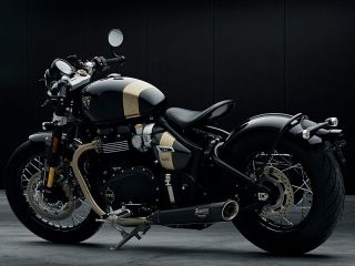 2025年 Bonneville Bobber TFC（リアビュー）