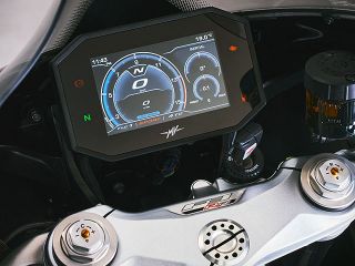 2023年 F3 800 RR（メーター表示イメージ）