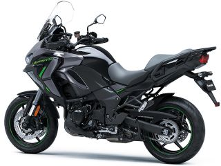 2025年 Versys 1100 SE（リアビュー）