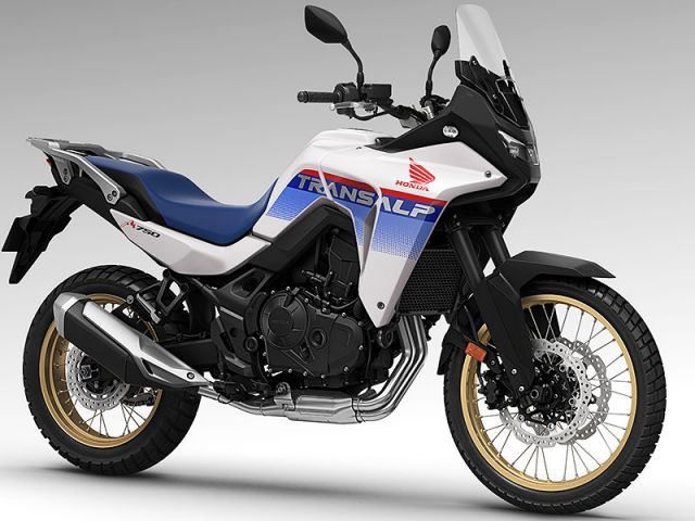2025年 XL750 TRANSALP ロスホワイト（カタログメイン）