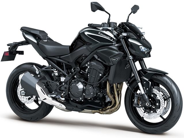 2026年 Z900 エボニー×メタリックカーボングレー（カタログメイン）