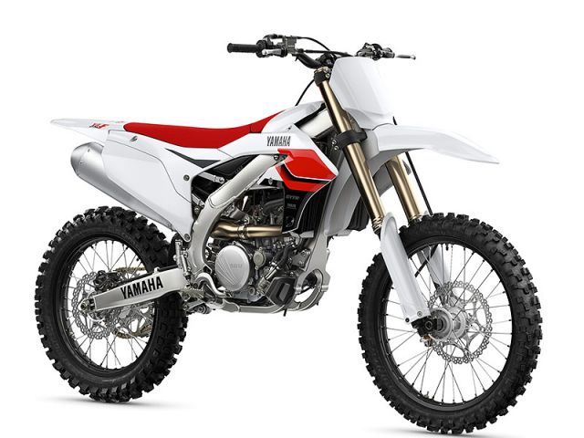 2026年 YZ250F 70th Anniversary Edition パープリッシュホワイトソリッド1（カタログメイン）