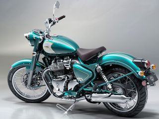2025年 Classic650 Mid（リアビュー）