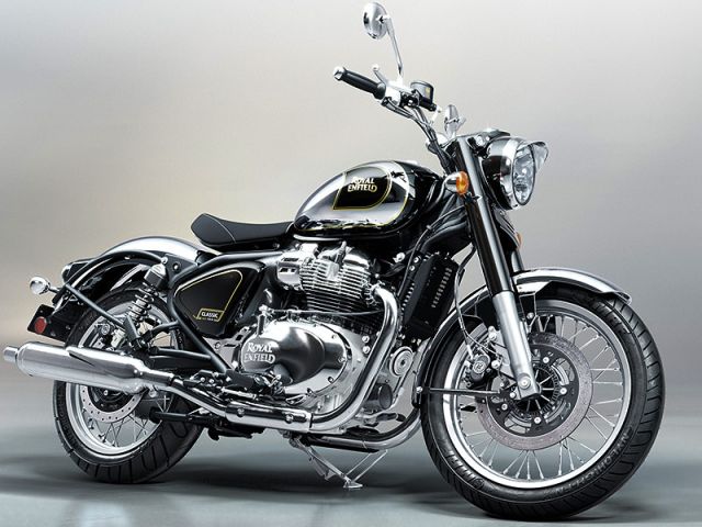 2025年 Classic650 Top Black Chrome（カタログメイン）
