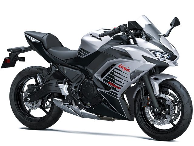 2026年 Ninja 650 メタリックマットホワイティッシュシルバー×メタリックフラットスパークブラック（カタログメイン）